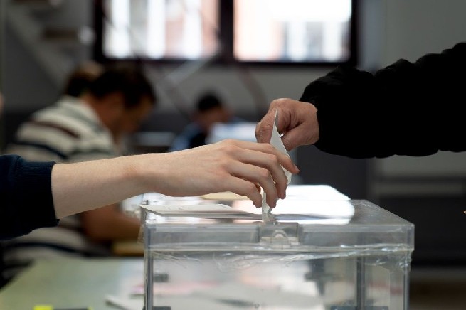 Los aragoneses acuden a las urnas.