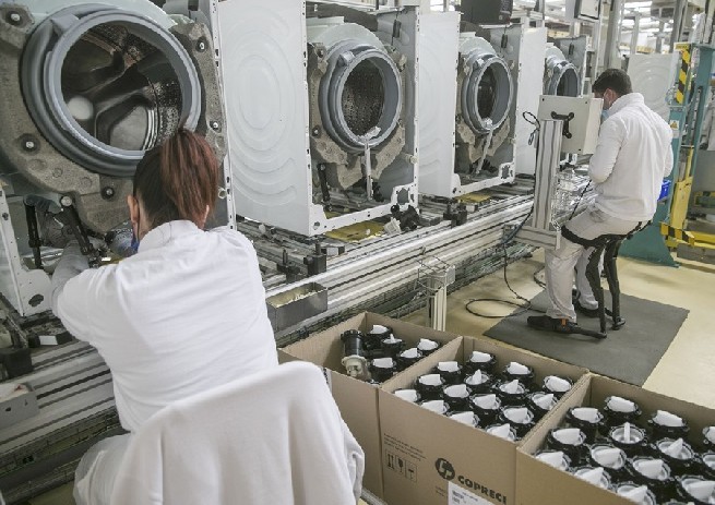 Foto de archivo de unas trabajadoras.