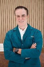 Pérez Varela, de la Clínica MAEX de Santiago.