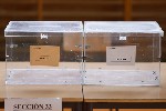 Foto de archivo de unas urnas.