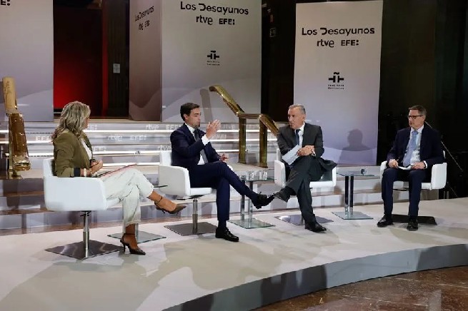 El lehendakari, Imanol Pradales (2i).