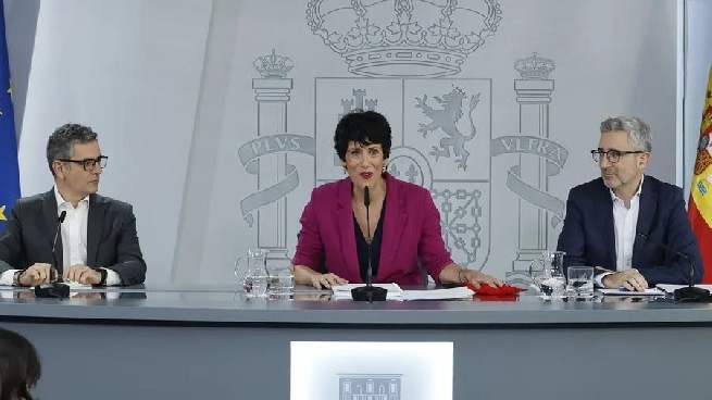 Elma Saiz (c).