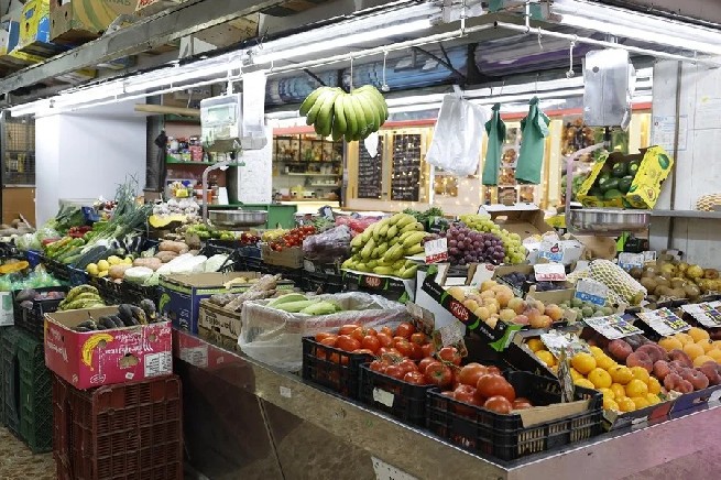 Foto de archivo de un puesto de alimentación.