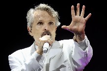 Miguel Bosé.