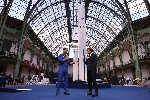 Emmanuel Macron (d).